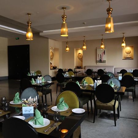 Safir Fintas Hotel Kuwait Kuwait City Exterior foto Restaurant in Kigali