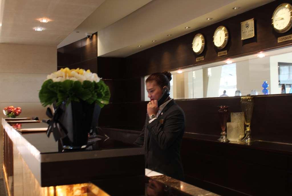 Safir Fintas Hotel Kuwait Kuwait City Einrichtungen foto Concierge at the Mandarin Oriental, Hong Kong