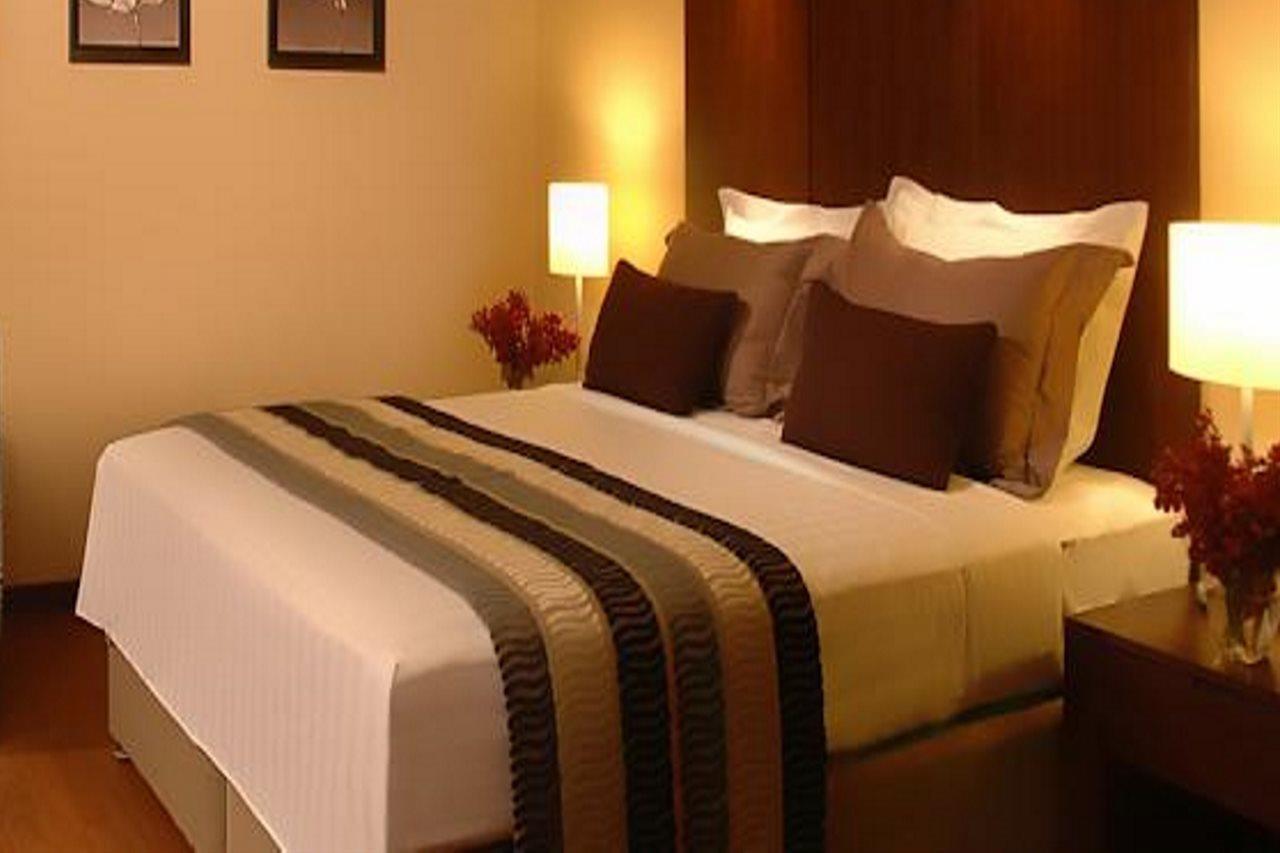 Safir Fintas Hotel Kuwait Kuwait City Exterior foto A bed runner