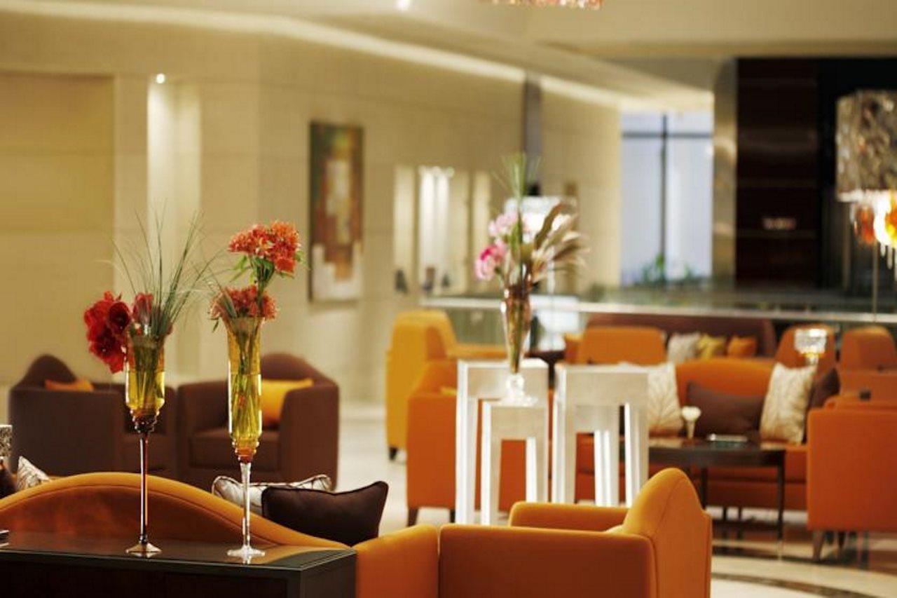 Safir Fintas Hotel Kuwait Kuwait City Exterior foto Lobby