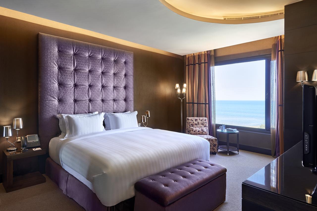 Safir Fintas Hotel Kuwait Kuwait City Exterior foto Deluxe Room