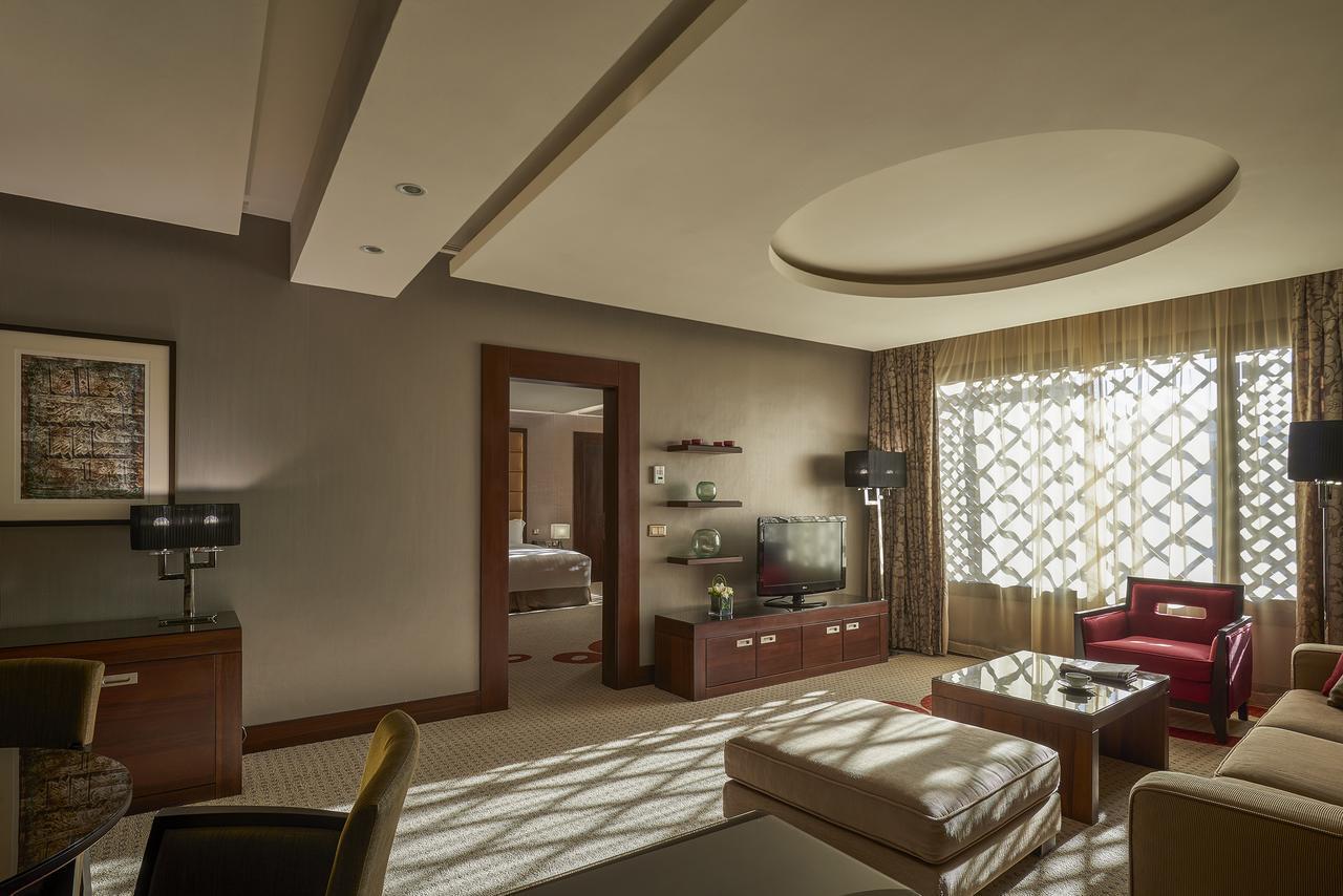 Safir Fintas Hotel Kuwait Kuwait City Exterior foto A suite at the Ritz-Carlton, DIFC