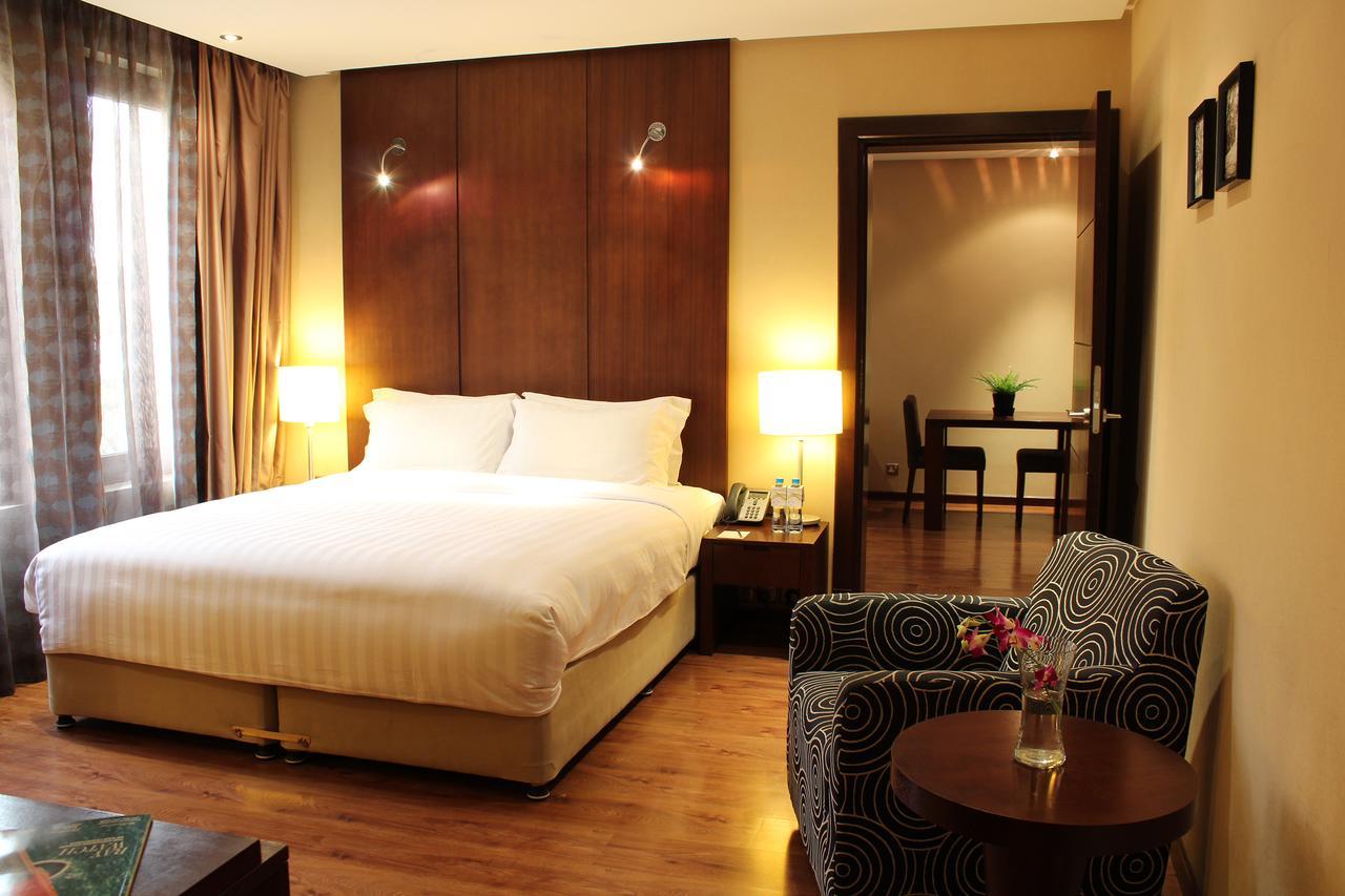Safir Fintas Hotel Kuwait Kuwait City Exterior foto Deluxe Room
