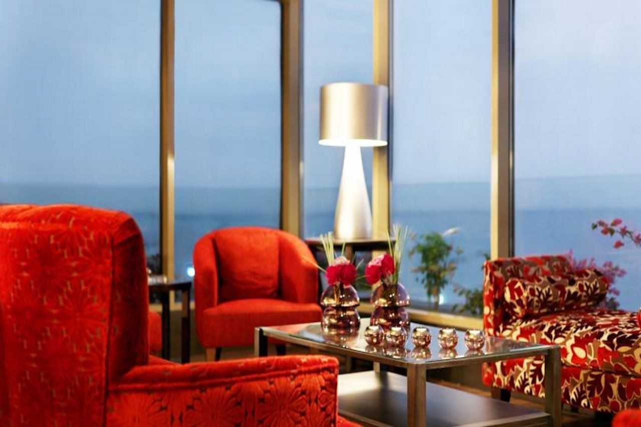 Safir Fintas Hotel Kuwait Kuwait City Exterior foto The lounge at the 36th floor